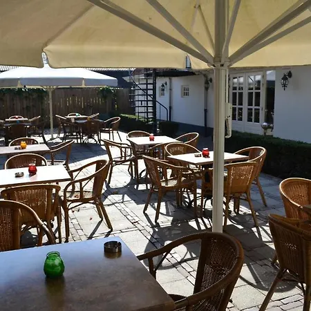 De Moerse Hoeve 3* De Moer