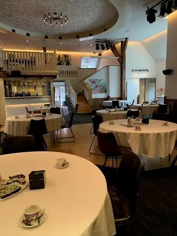 奥博戈德摩尔斯豪伟酒店 3*