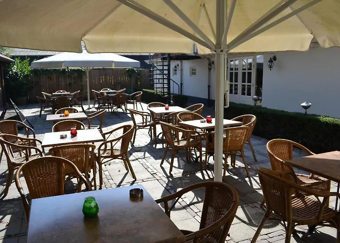 奥博戈德摩尔斯豪伟酒店 3* 德摩尔