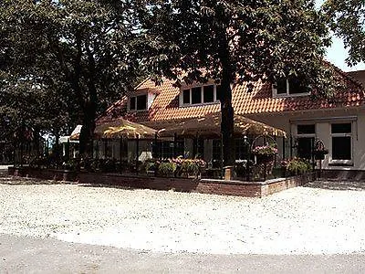 Hotel De Moerse Hoeve 3*